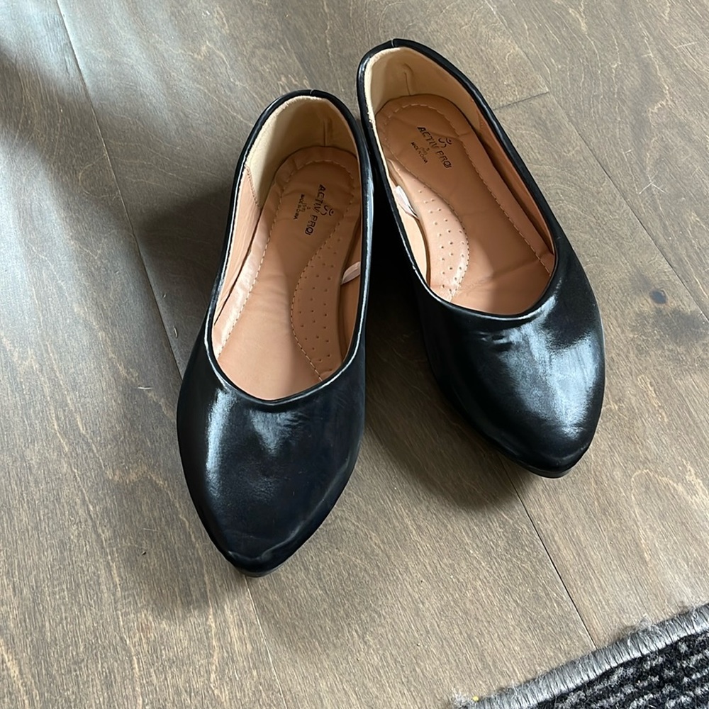 Activ Pro Black Shiny flats shoes size S 5/6